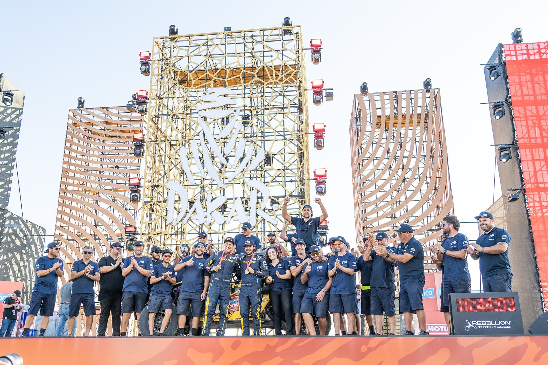 FINISHING PODIUM - Image 1